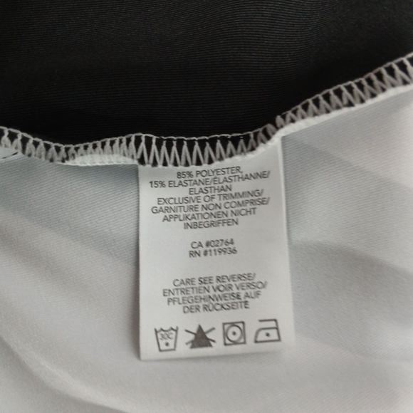 NVO Ladies Short Sleeve Golf Polo. Size L - Picture 3 of 7